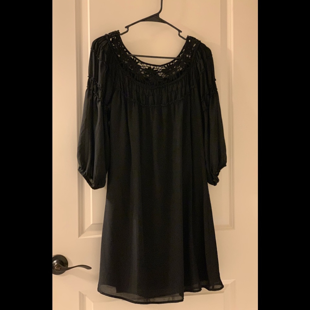 | (Sale) Women’s Like New Black Dress | Size L |